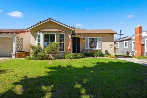 Photo of 1135 S Fir Avenue, Inglewood, CA 90301 (MLS # SB26218423)