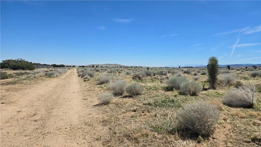 Photo of 0 Avenue E, vicinity 193rd St West, Fairmont, CA 93536 (MLS # SR26010251)