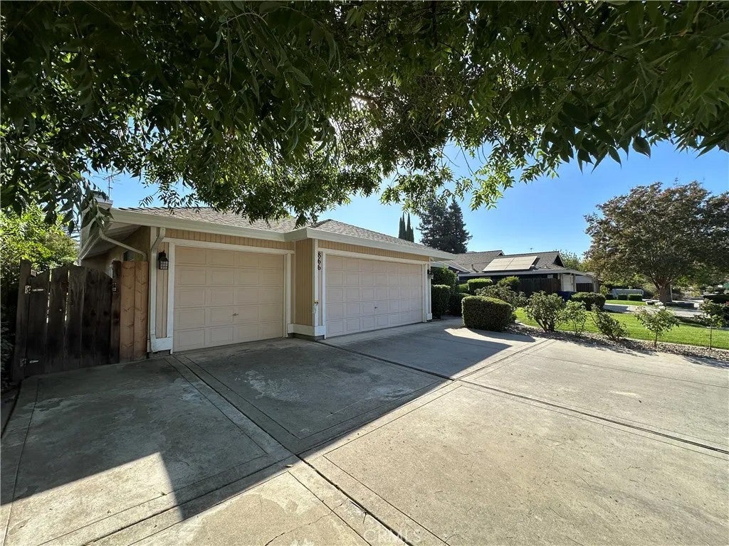 Photo of 866 Villanova Court, Merced, CA 95348 (MLS # MC26220529)