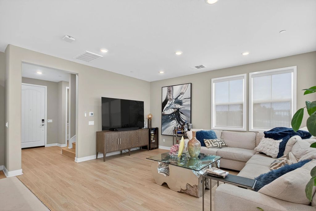 Photo of 1733 Artemisia Ct, Carlsbad, CA 92011 (MLS # 250042024)