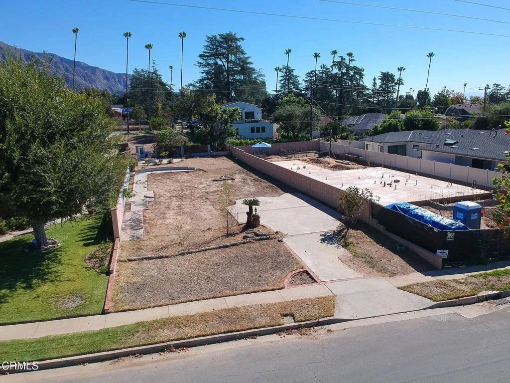 Photo of 2228 Maiden LN, Altadena, CA 91001 (MLS # P1-29257)