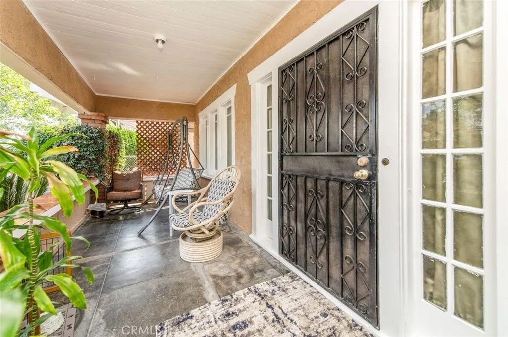 Photo of 406 E Walnut St, Santa Ana, CA 92701 (MLS # PW26066928)