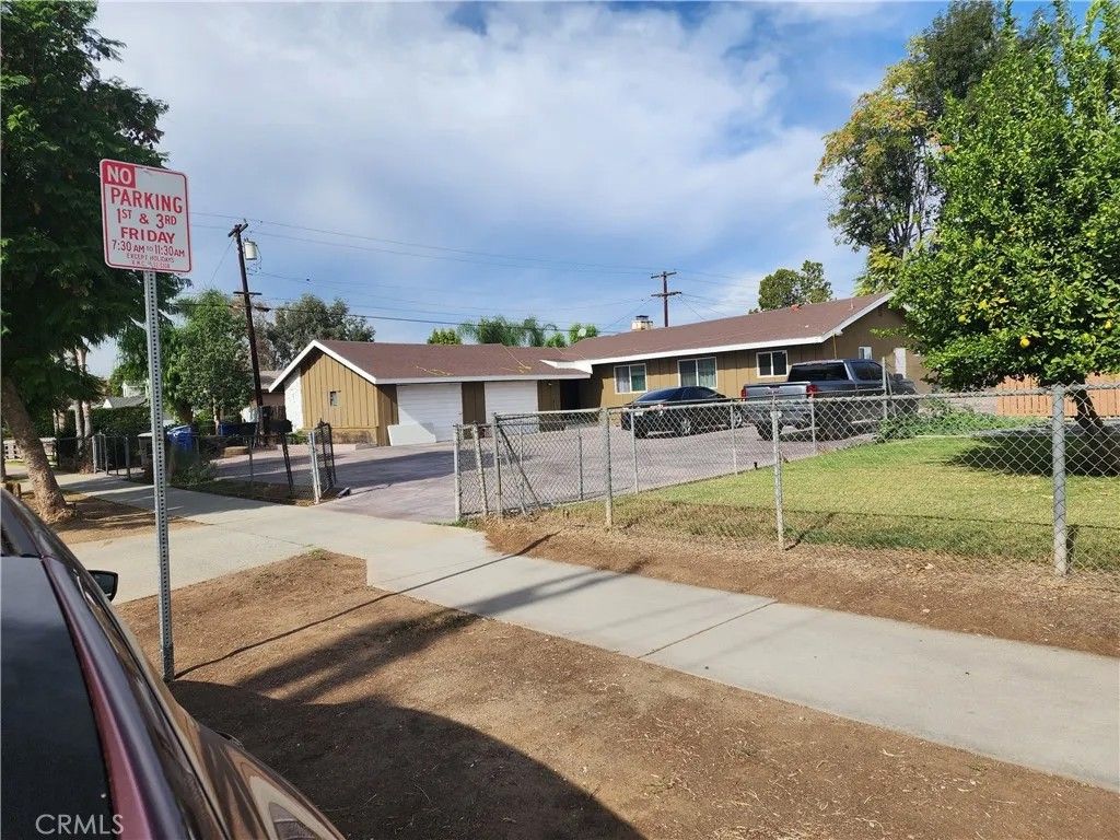 Photo of 5121 Sierra Street, Riverside, CA 92504 (MLS # IG25256258)