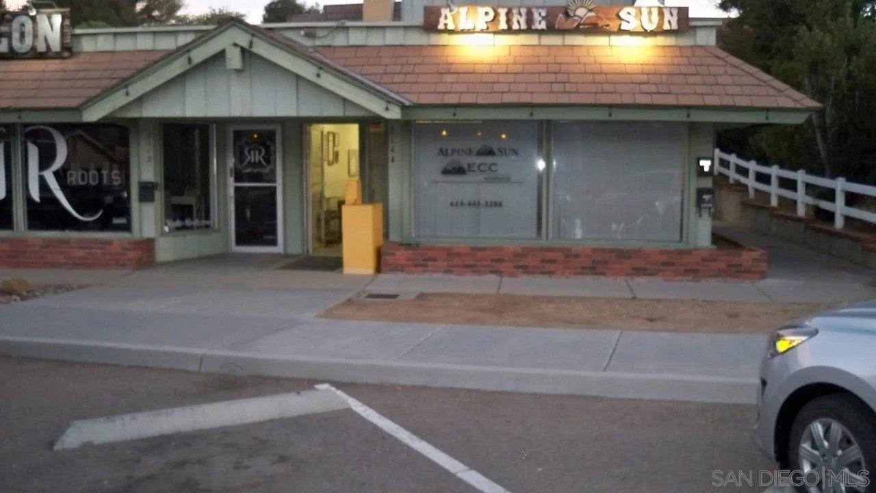 2140 Alpine Blvd