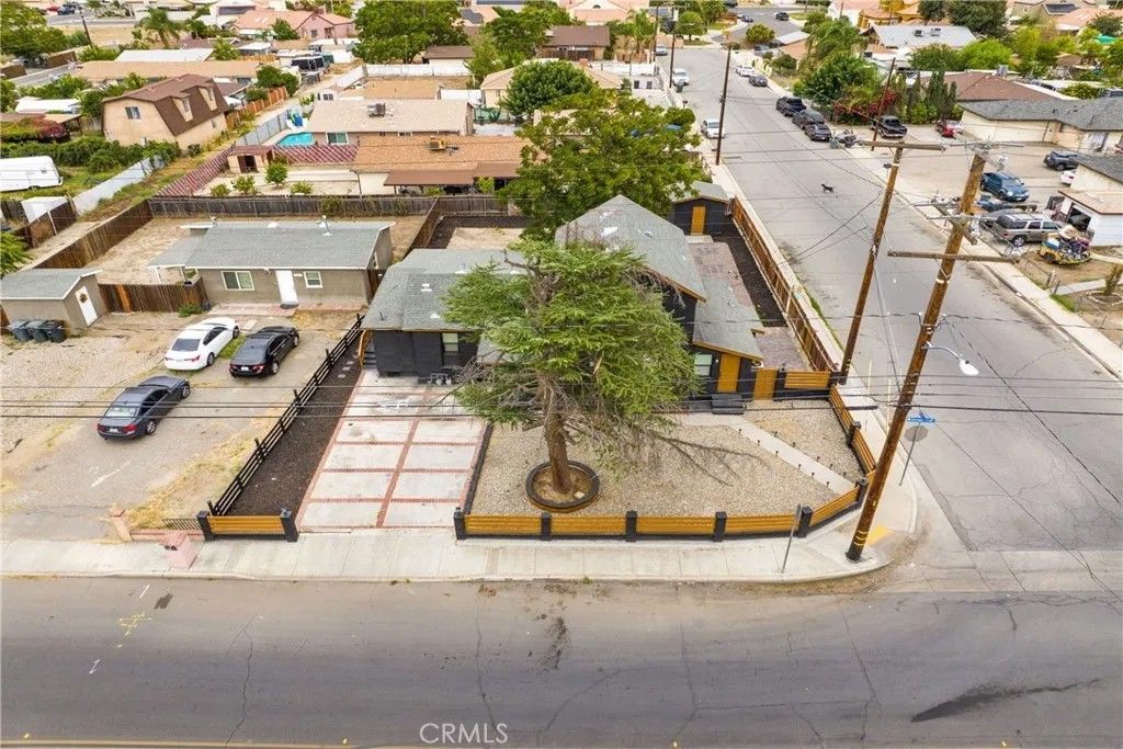 Photo of 165 N Alessandro Avenue, San Jacinto, CA 92583 (MLS # CV26106547)