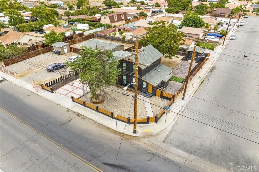 Photo of 165 N Alessandro Avenue, San Jacinto, CA 92583 (MLS # CV26106547)