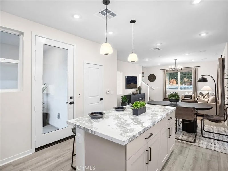 548 Gregory Way