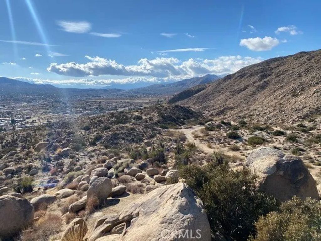 Photo of 5952913 Palm, Yucca Valley, CA 92284 (MLS # JT26115671)