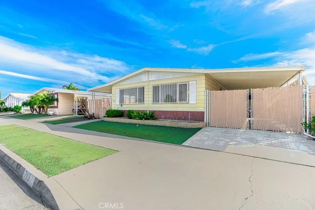 Photo of 793 W Johnston Ave, Hemet, CA 92543 (MLS # SW25276841)