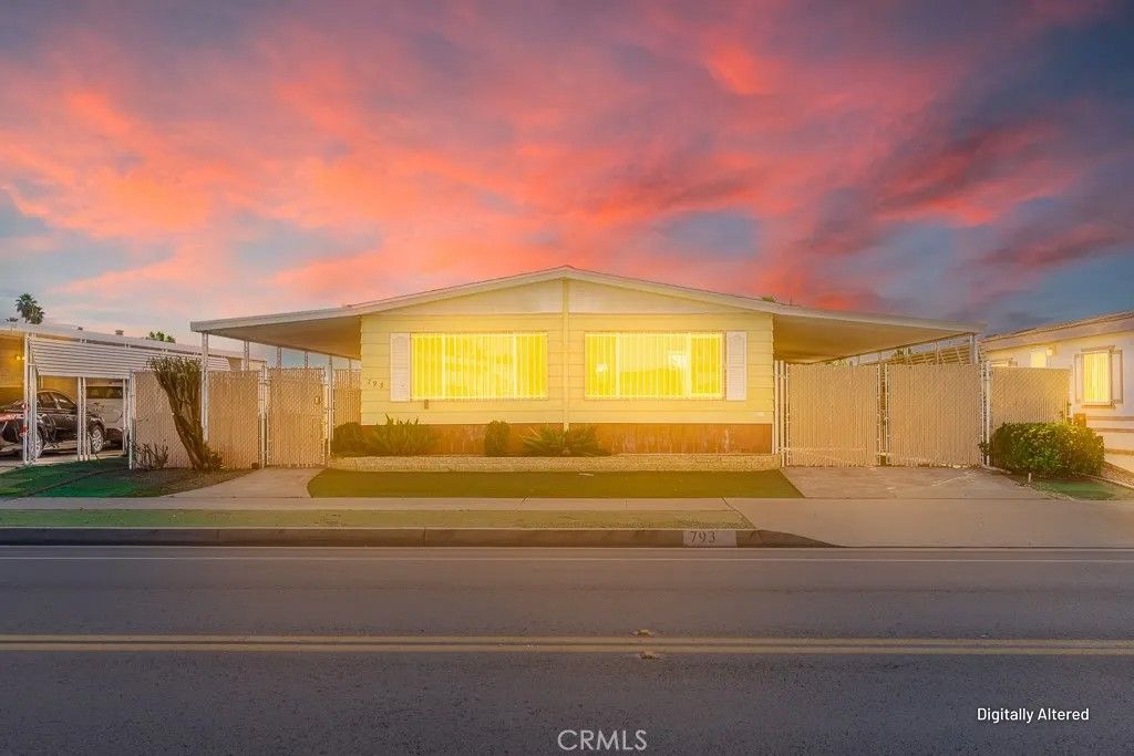 Photo of 793 W Johnston Ave, Hemet, CA 92543 (MLS # SW25276841)