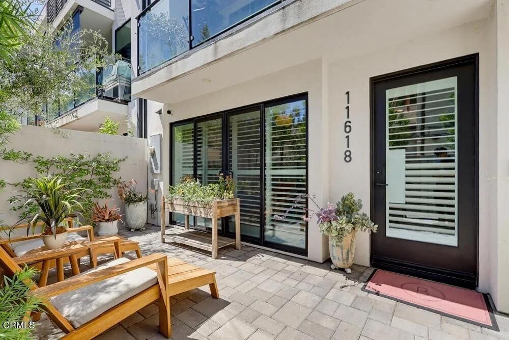 Photo of 11618 Colfax Meadow Lane, Los Angeles, CA 91604 (MLS # P1-28379)