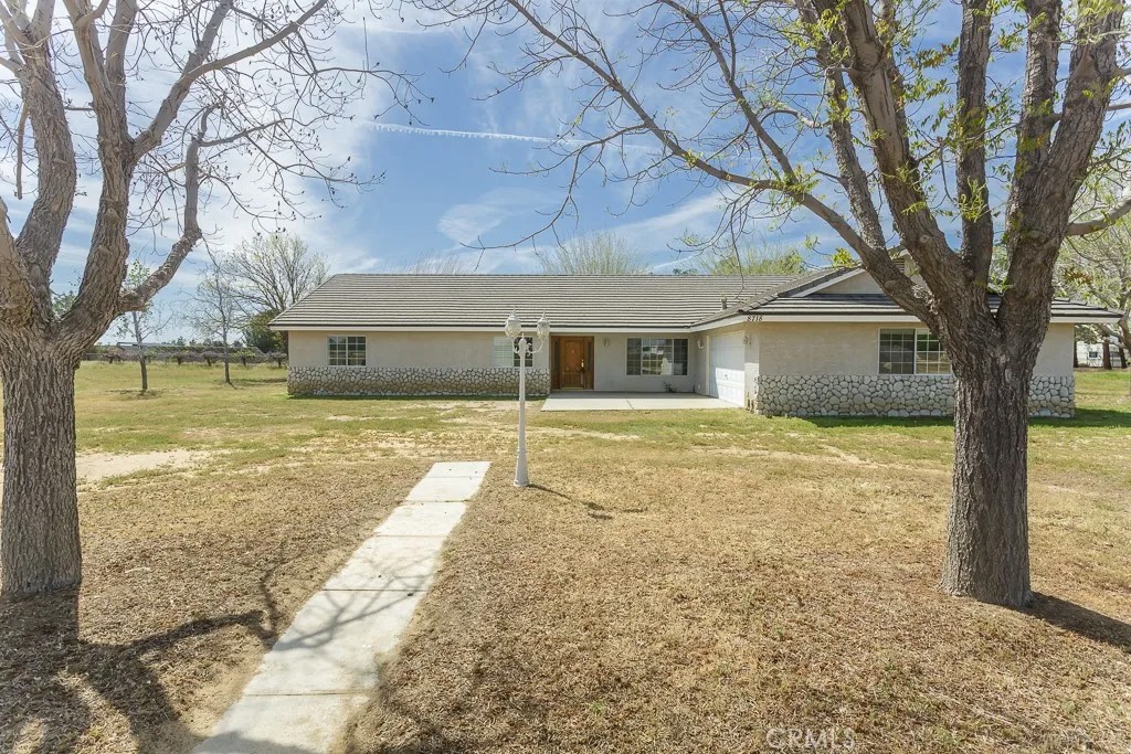 8718 W Avenue D12