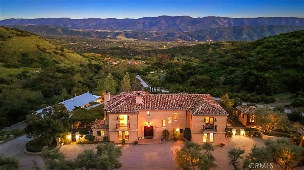 Photo of 2835 Hermitage Road, Ojai, CA 93023 (MLS # PV25266844)