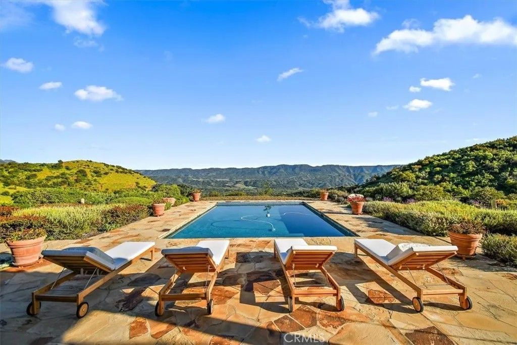 Photo of 2835 Hermitage Road, Ojai, CA 93023 (MLS # PV25266844)