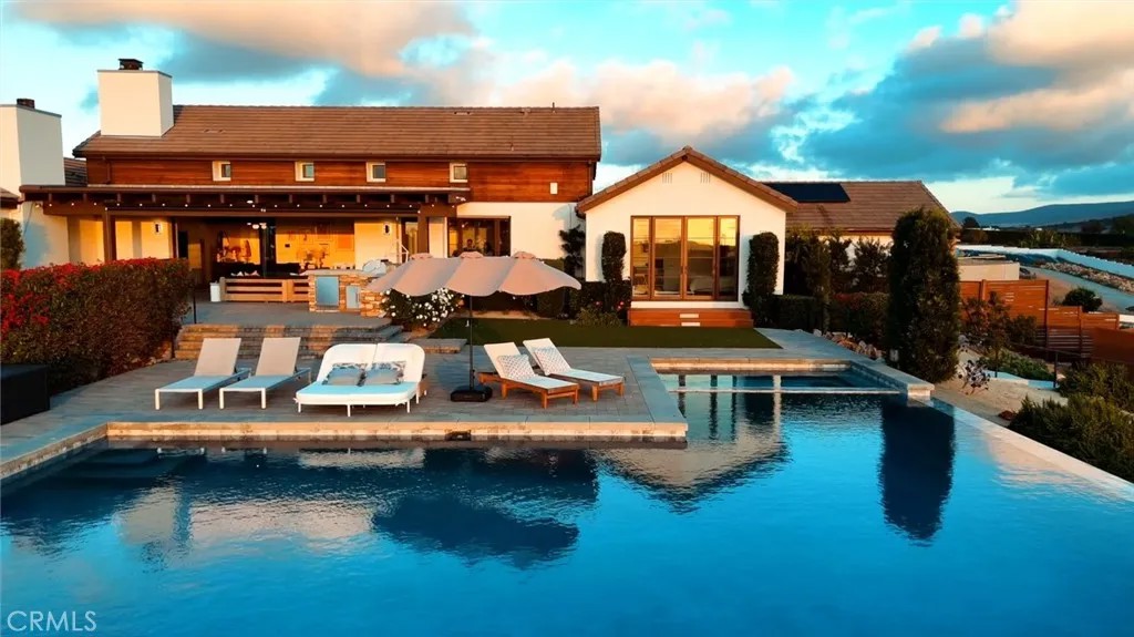 16582 Rio Vista Road