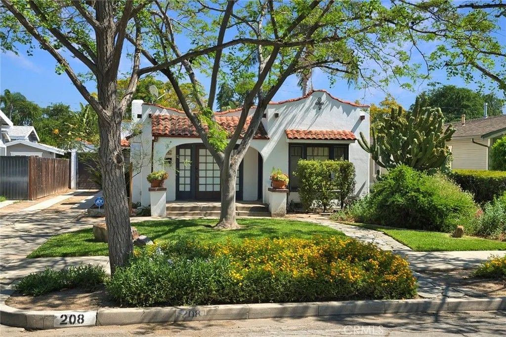 Photo of 208 N Cornell Ave, Fullerton, CA 92831 (MLS # PW26064742)