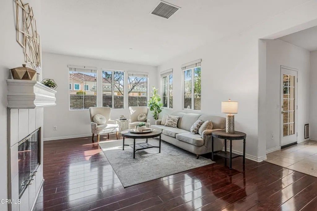 Photo of 2916 Esperanza Way #F, Simi Valley, CA 93063 (MLS # V1-34246)