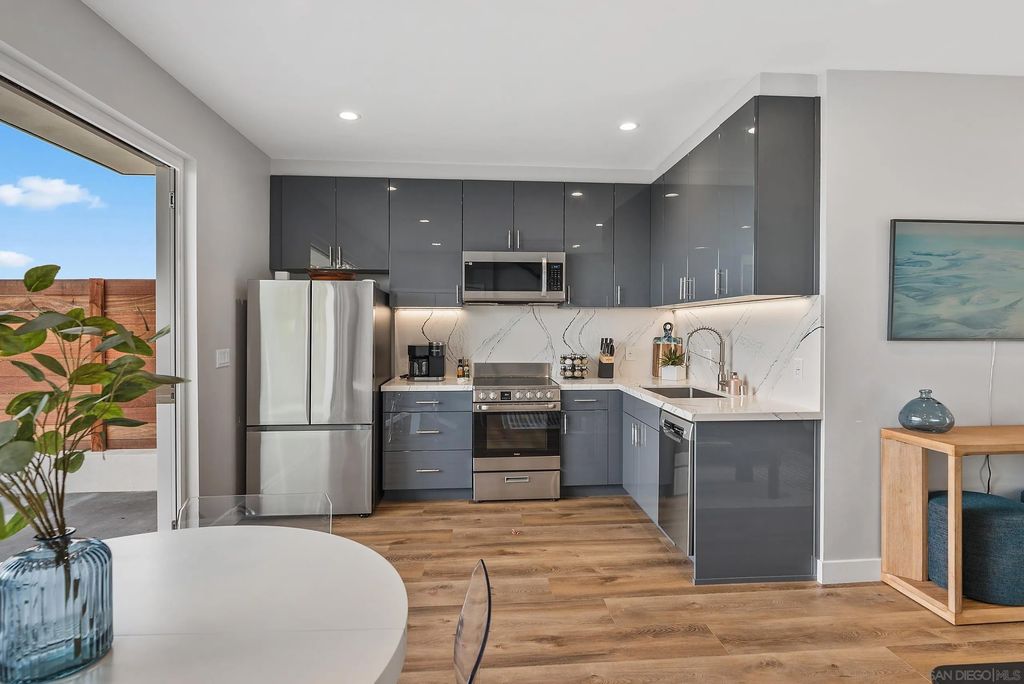 Photo of 5830 Desert View Dr, La Jolla, CA 92037 (MLS # 260003038)