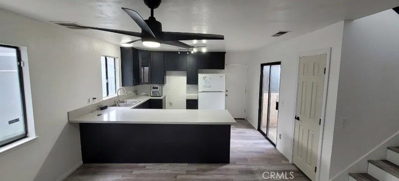4821 Village Green