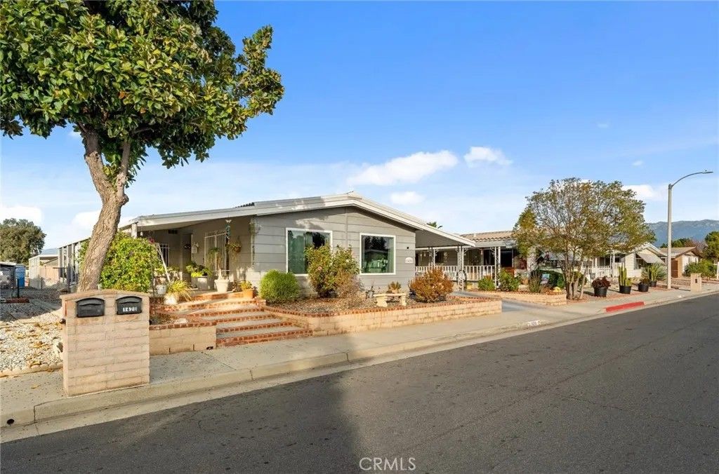 Photo of 1420 Cabrillo Drive, Hemet, CA 92543 (MLS # SW25276295)