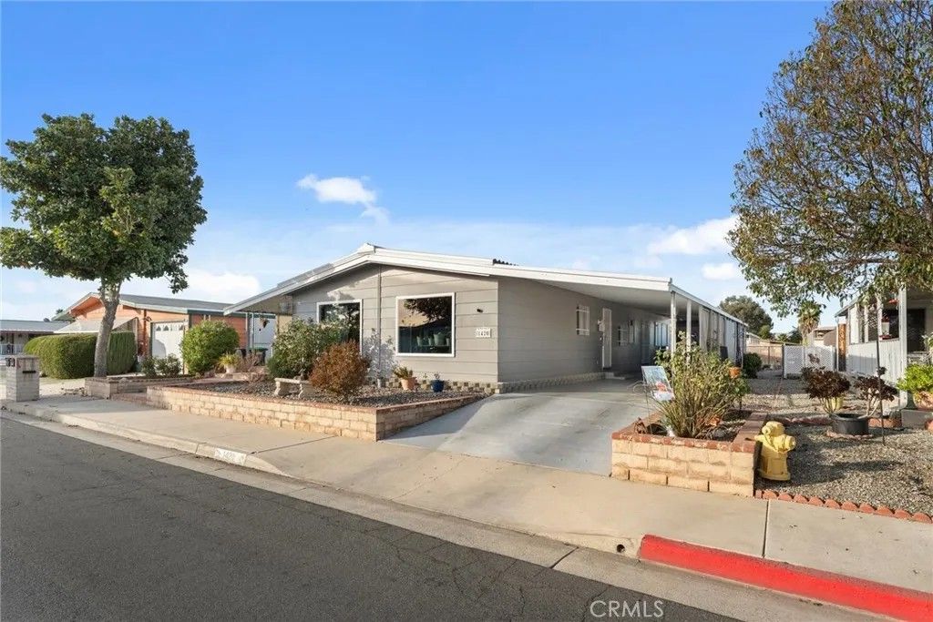 Photo of 1420 Cabrillo Drive, Hemet, CA 92543 (MLS # SW25276295)