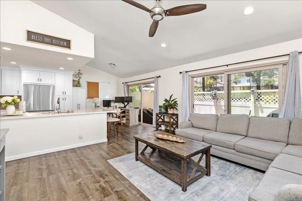 501 Smoketree Glen