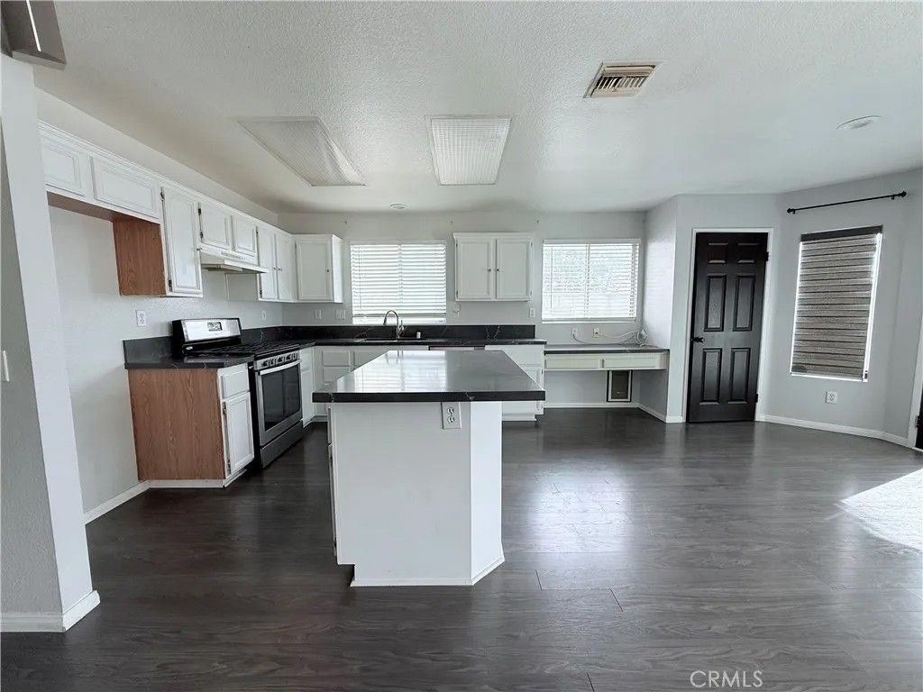 Photo of 6716 Earhart Ave, Fontana, CA 92336 (MLS # TR26079793)