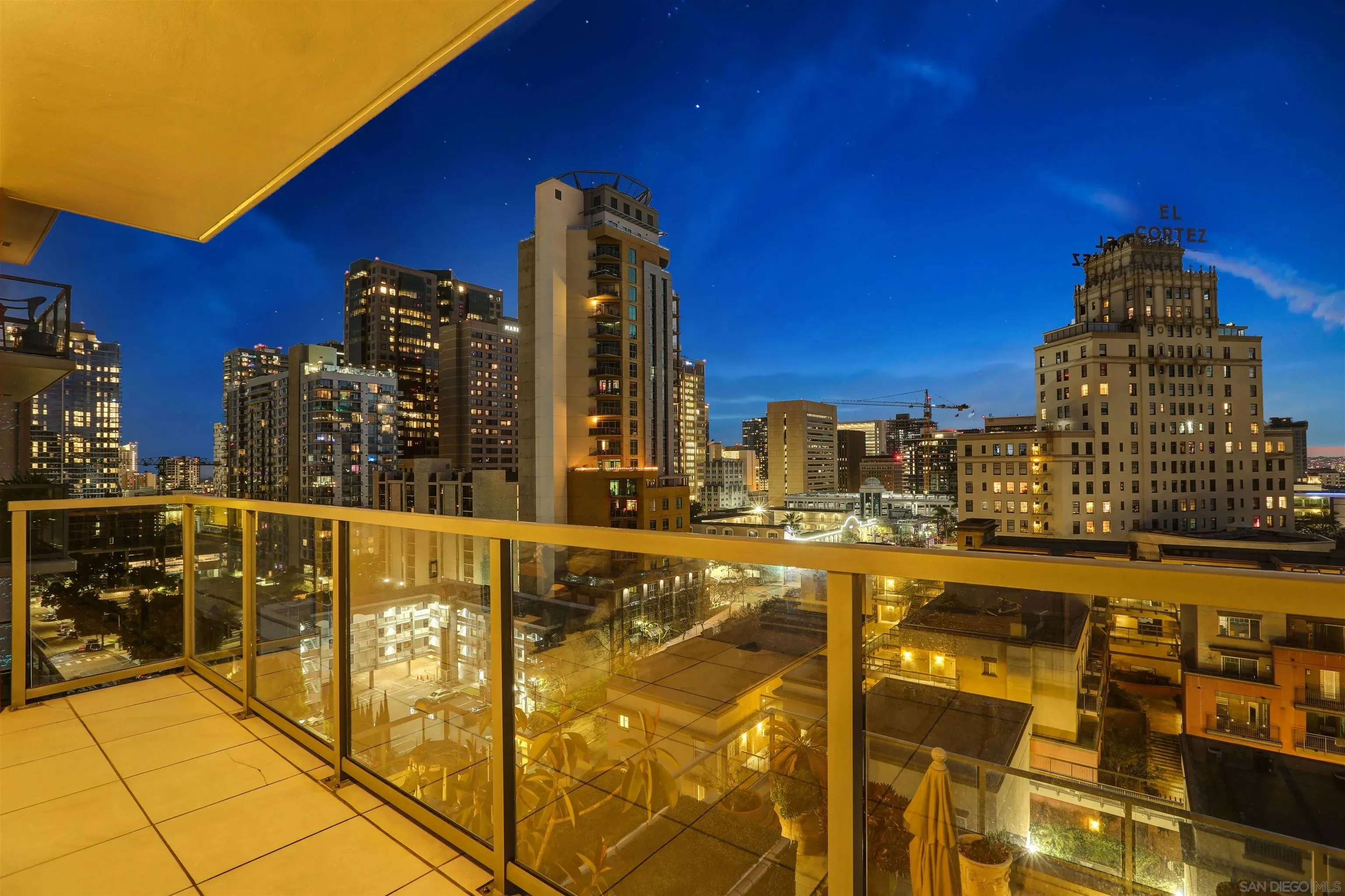 San Diego, California 92101, United States, 2 Bedrooms Bedrooms, ,2 BathroomsBathrooms,Residential,Active,127952