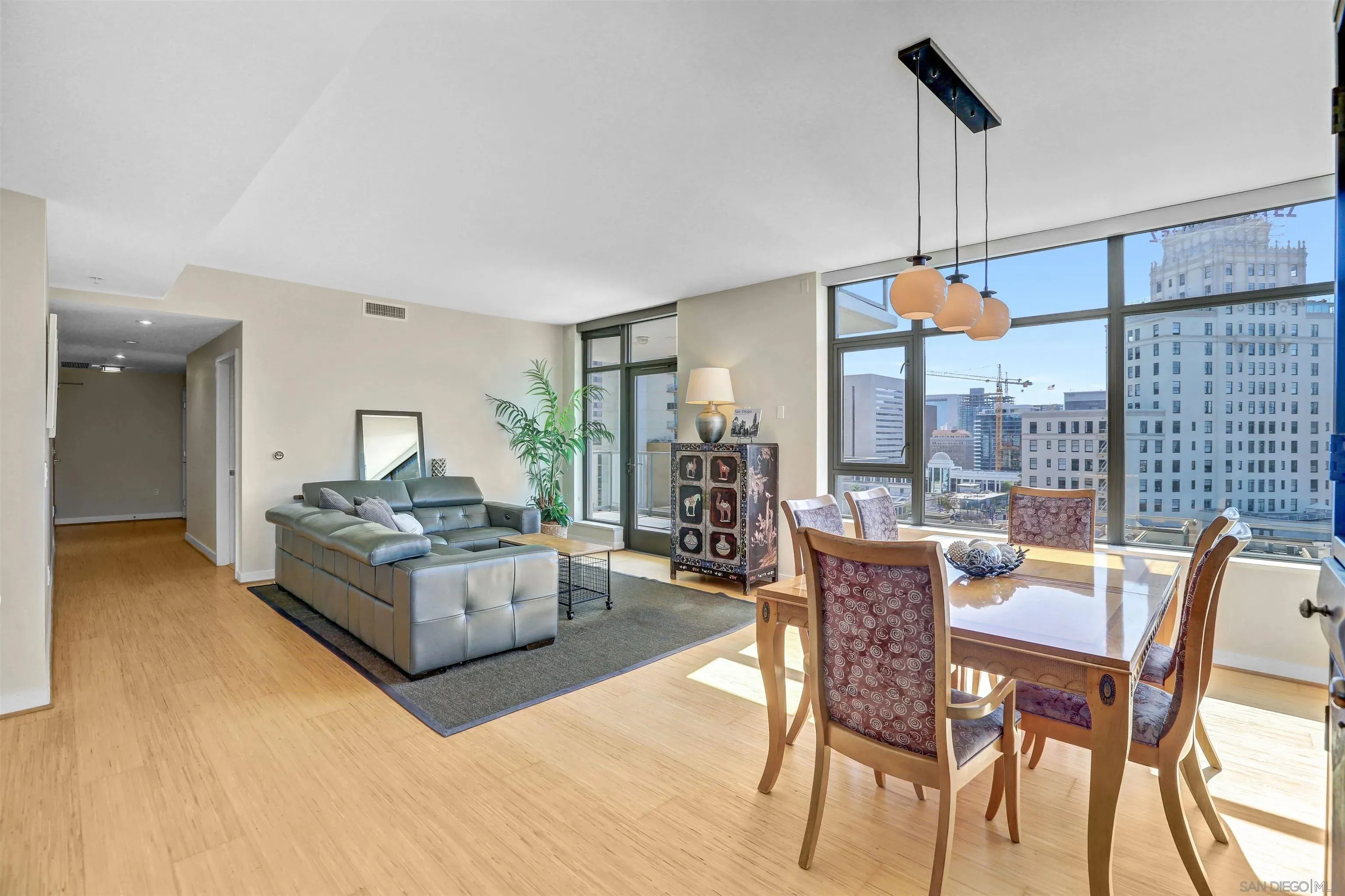 San Diego, California 92101, United States, 2 Bedrooms Bedrooms, ,2 BathroomsBathrooms,Residential,Active,127952