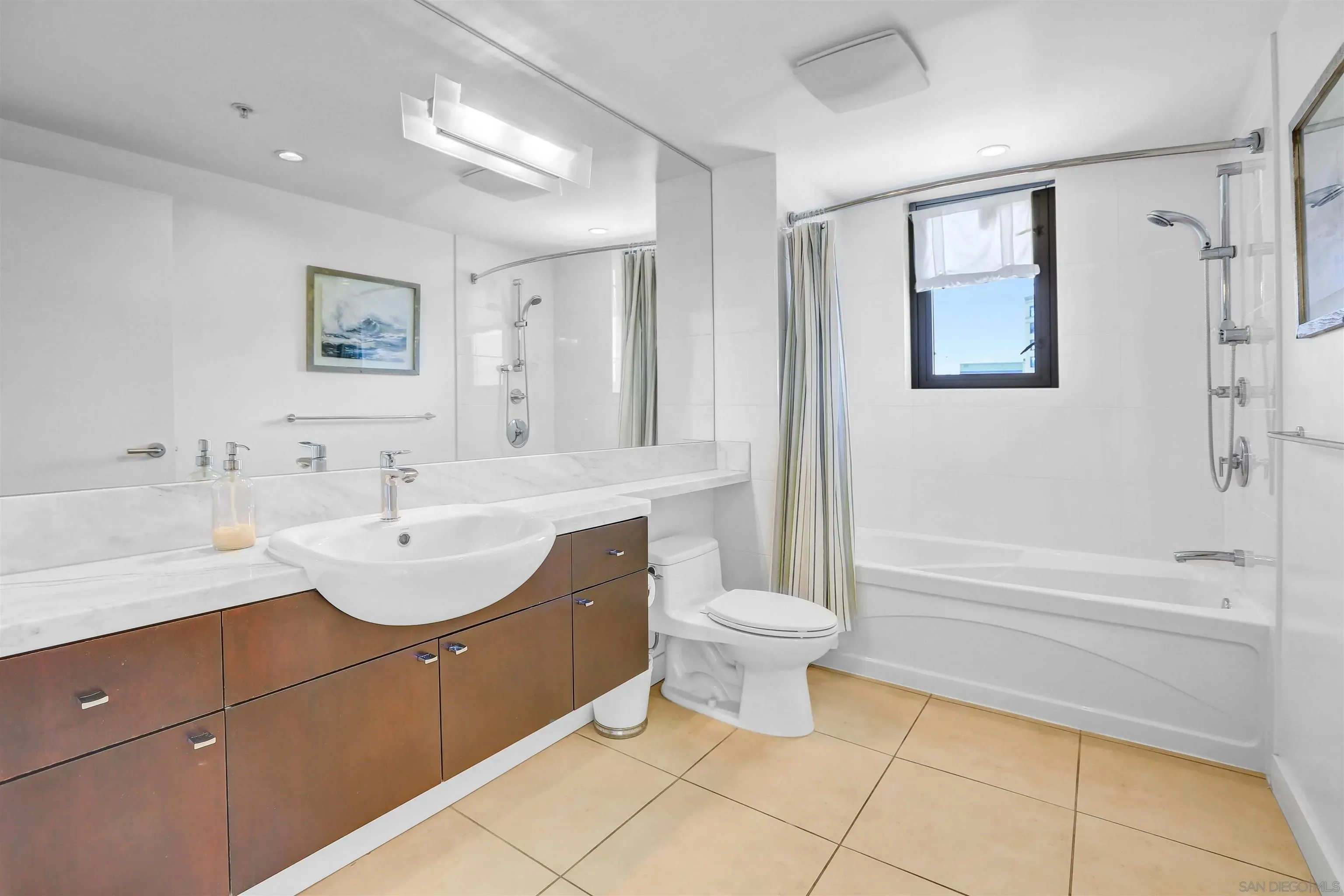 San Diego, California 92101, United States, 2 Bedrooms Bedrooms, ,2 BathroomsBathrooms,Residential,Active,127952