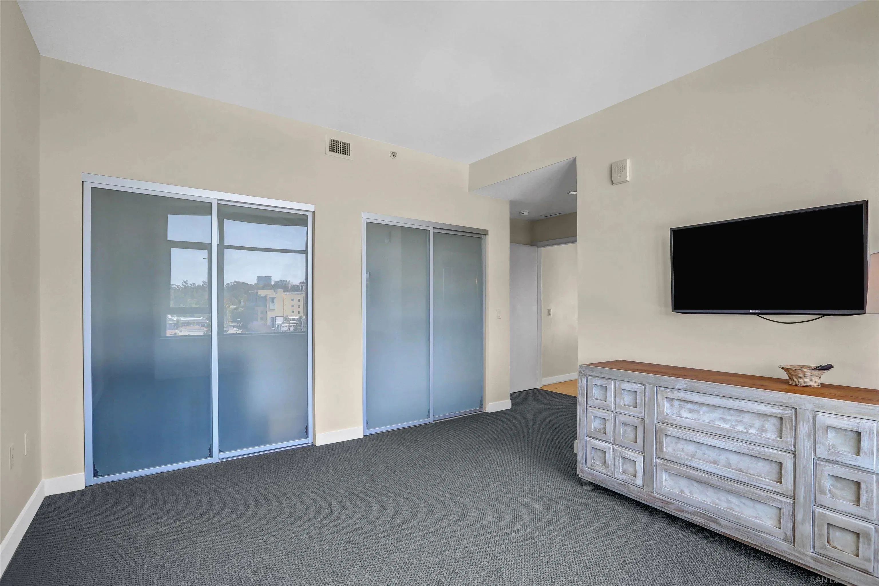San Diego, California 92101, United States, 2 Bedrooms Bedrooms, ,2 BathroomsBathrooms,Residential,Active,127952