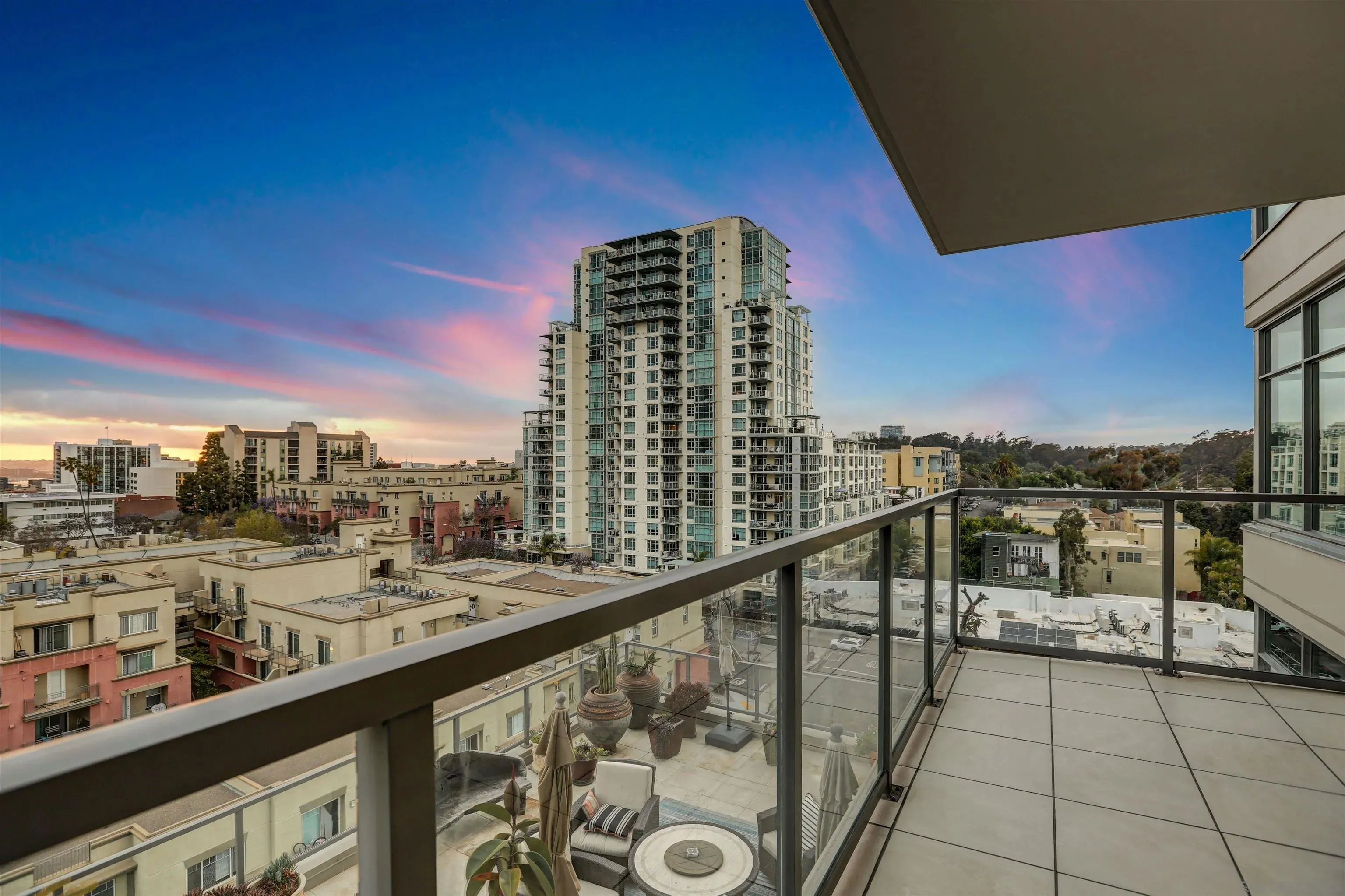 San Diego, California 92101, United States, 2 Bedrooms Bedrooms, ,2 BathroomsBathrooms,Residential,Active,127952