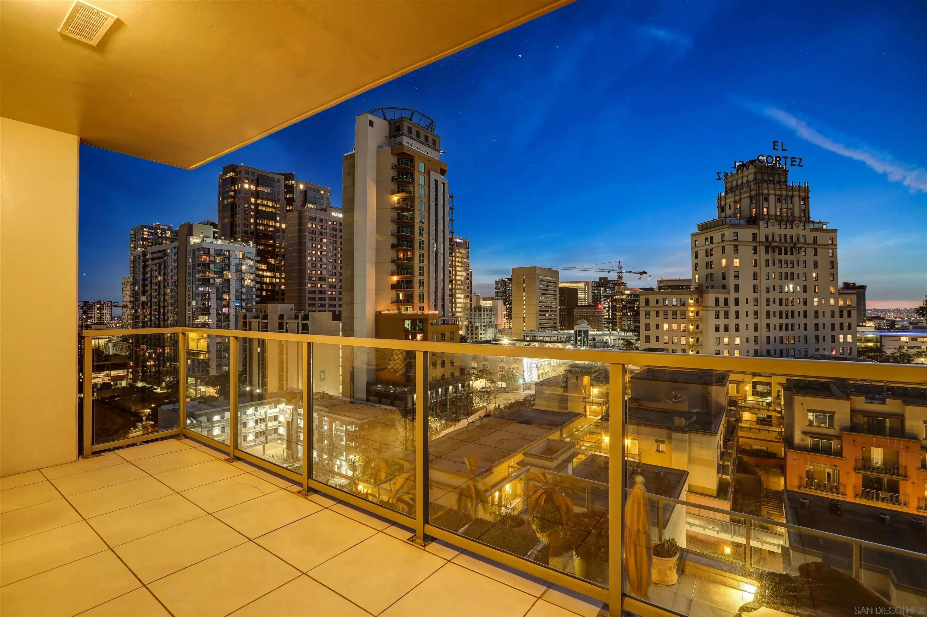 San Diego, California 92101, United States, 2 Bedrooms Bedrooms, ,2 BathroomsBathrooms,Residential,Active,127952