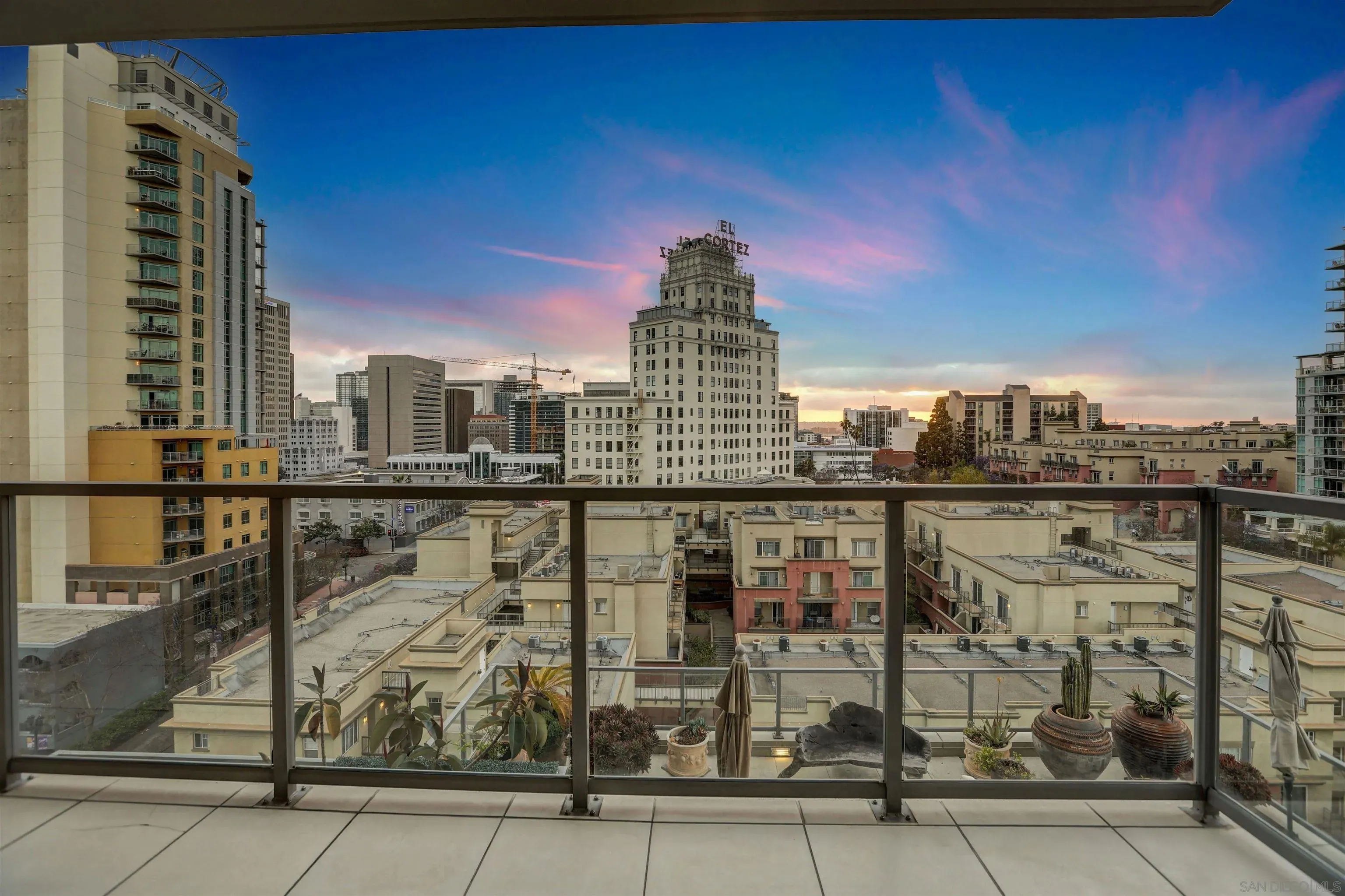 San Diego, California 92101, United States, 2 Bedrooms Bedrooms, ,2 BathroomsBathrooms,Residential,Active,127952