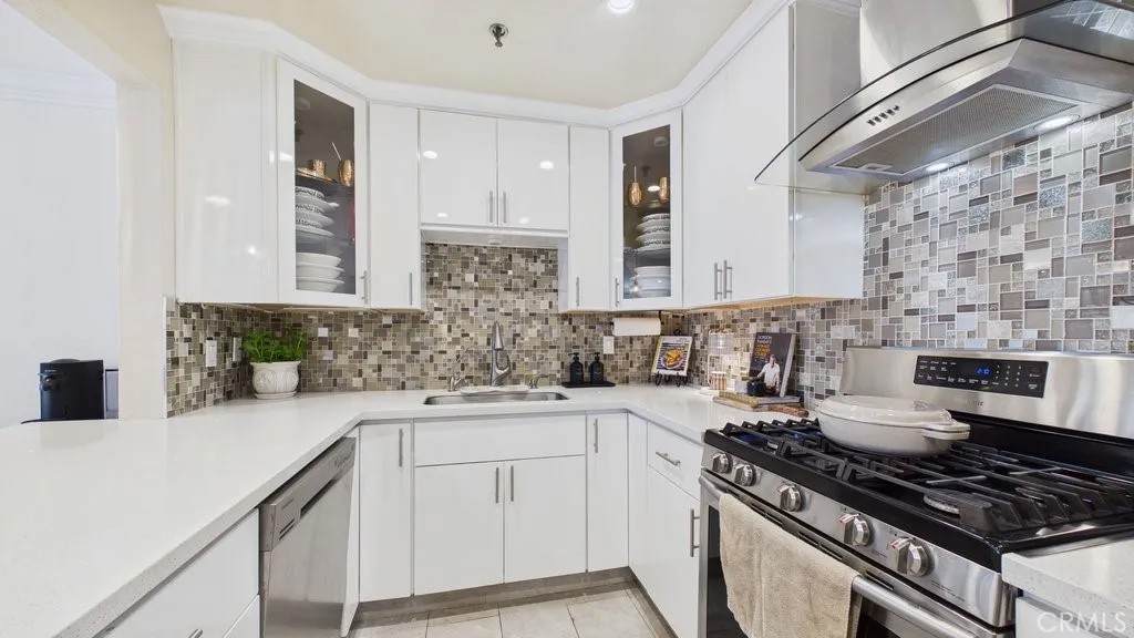 735 W California 102
