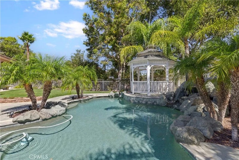 38586 Hillside Trail