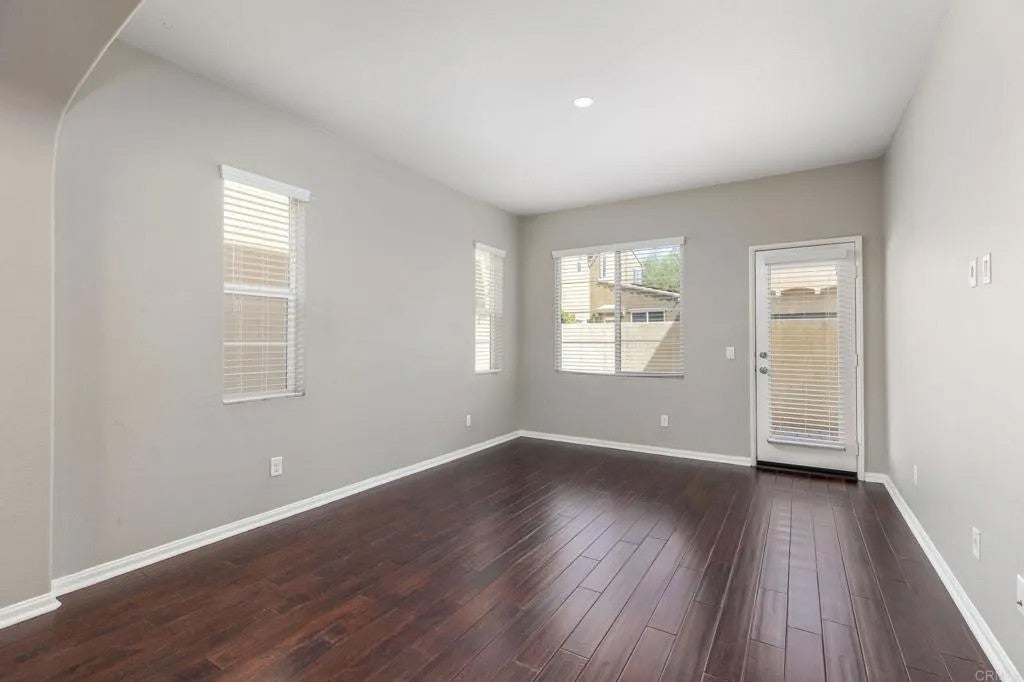 37337 Paseo Violeta