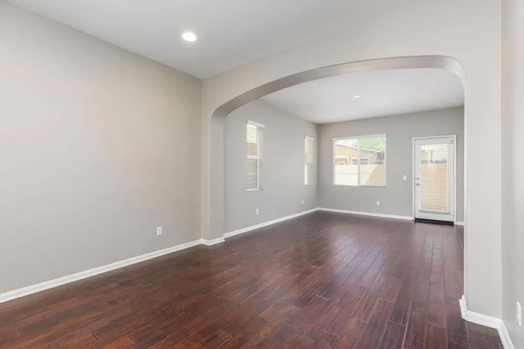 37337 Paseo Violeta