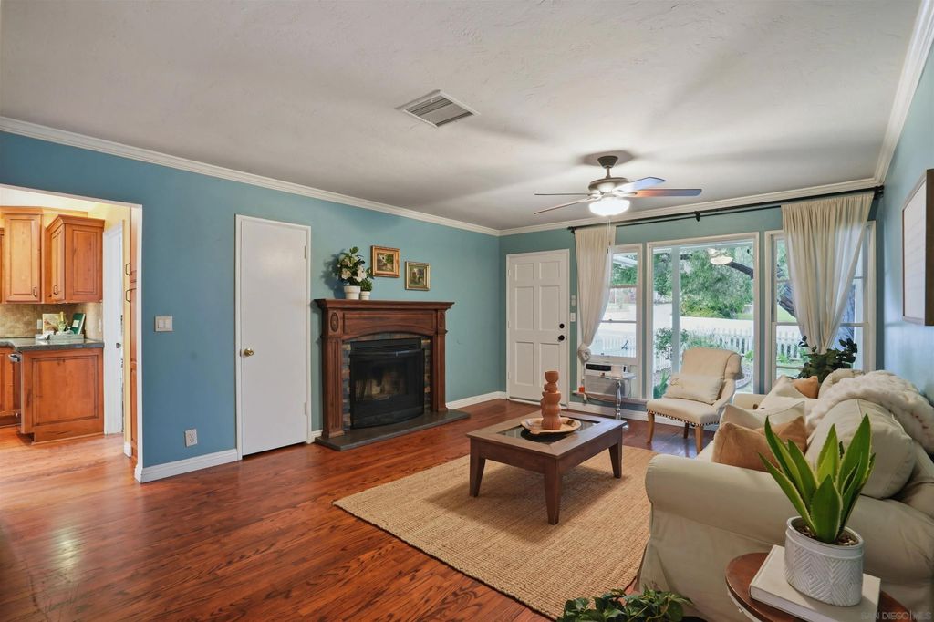 Photo of 1133 W 13Th Ave, Escondido, CA 92025 (MLS # 260003521)