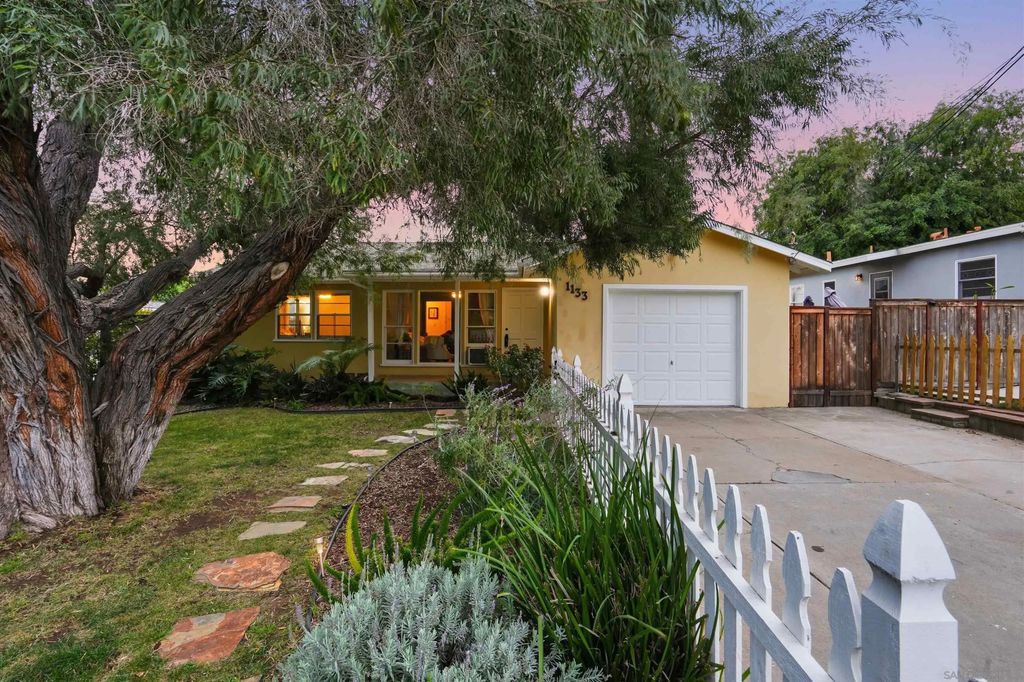 Photo of 1133 W 13Th Ave, Escondido, CA 92025 (MLS # 260003521)