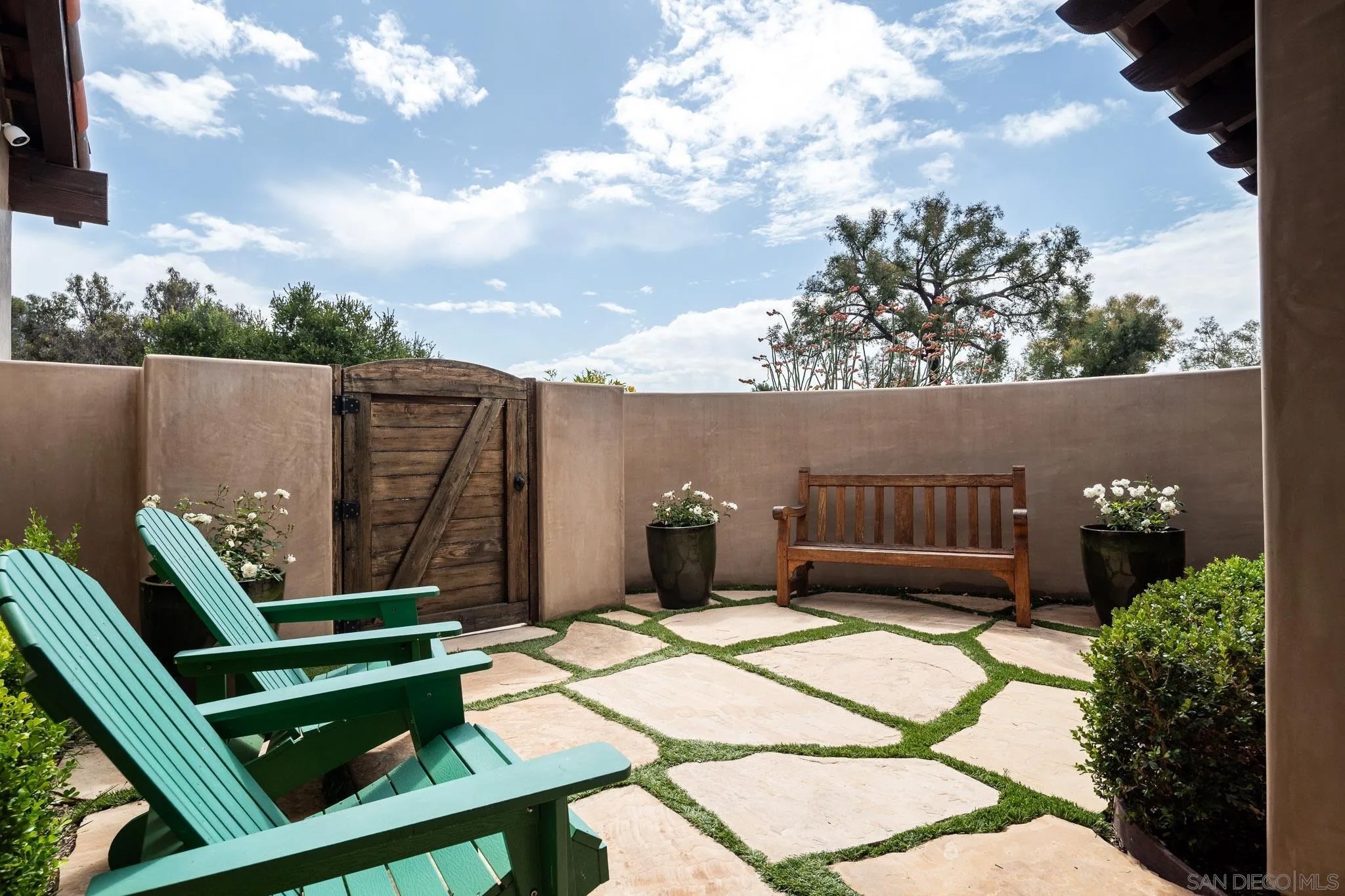 6154 Camino Selva