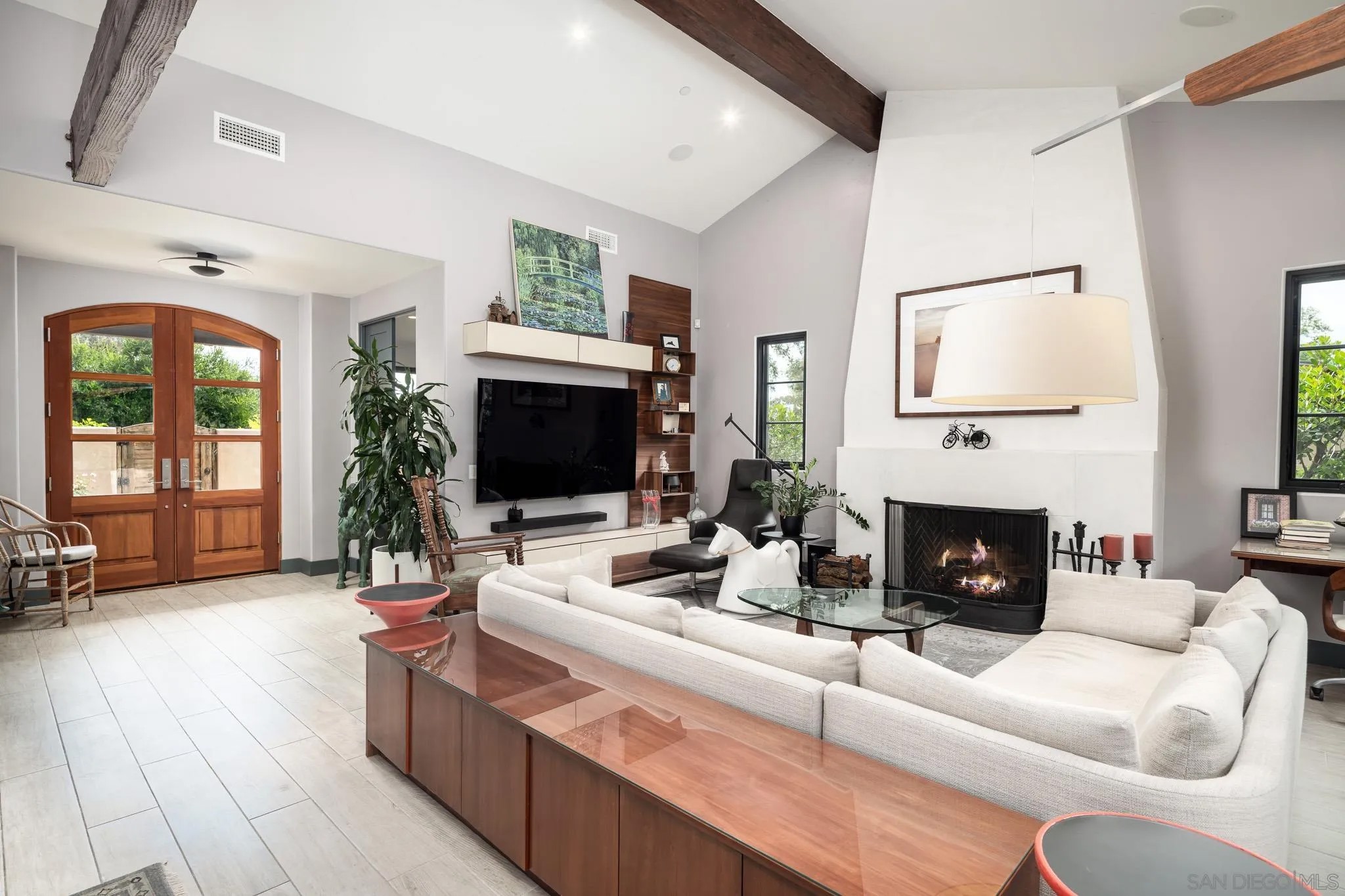 6154 Camino Selva