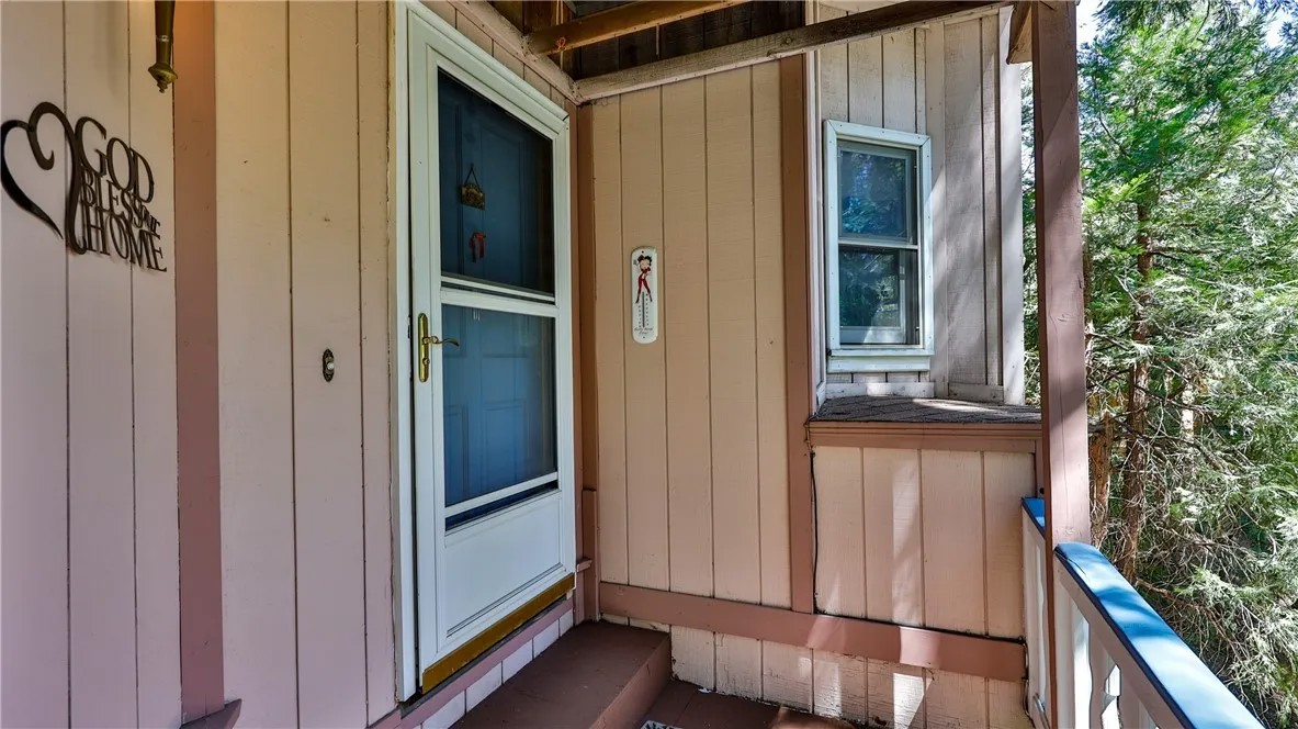 24083 Cresta Drive