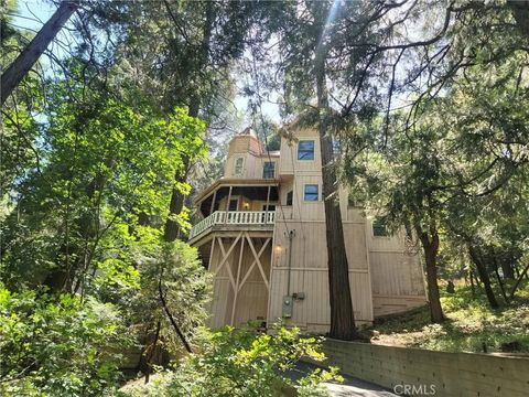 Photo of 24083 Cresta Drive, Crestline, CA 92325 (MLS # IG26074925)