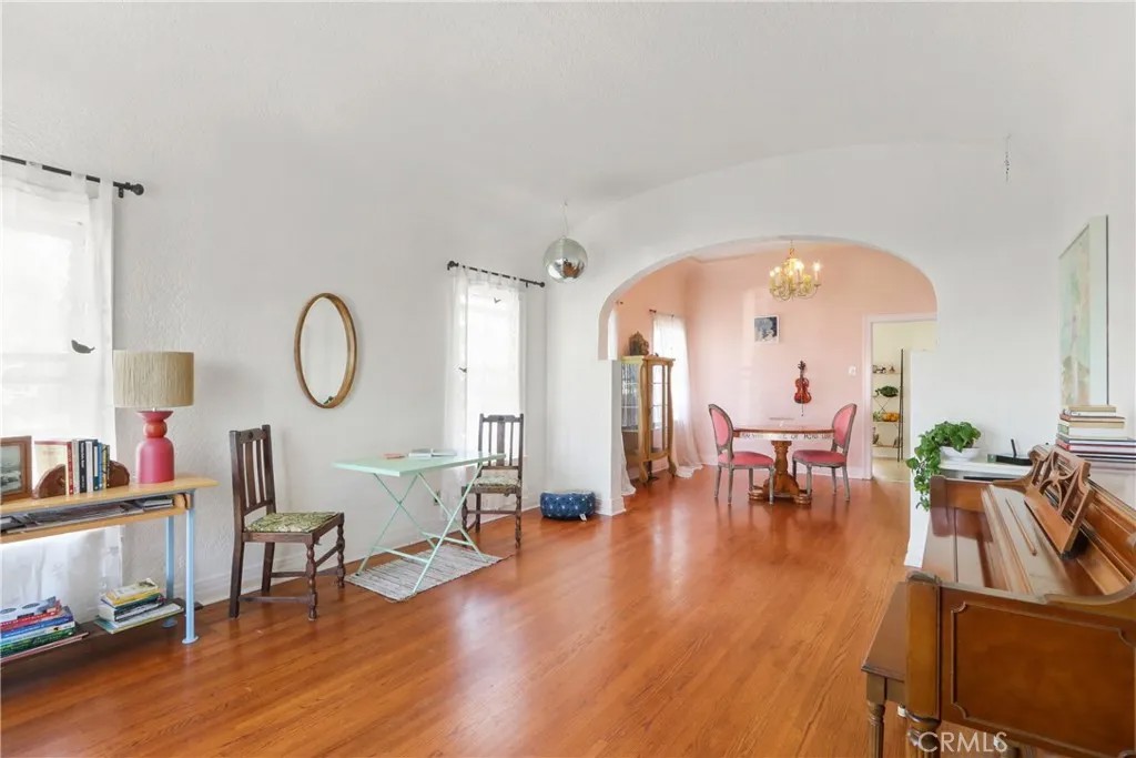 1055 W 17th