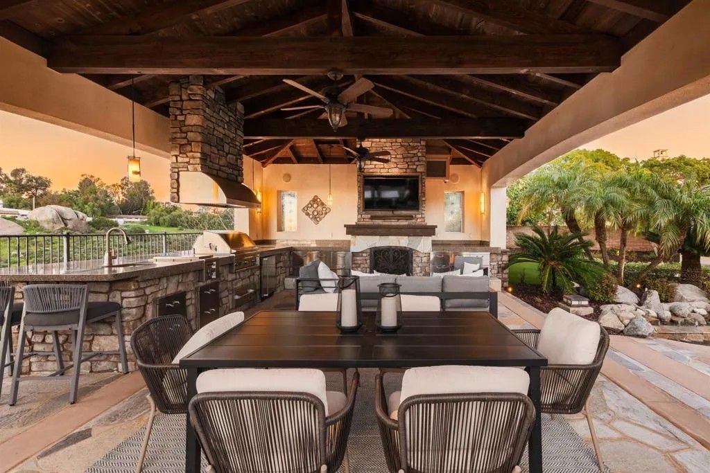 Photo of 1091 Park Hill Place, Vista, CA 92081 (MLS # NDP2600615)