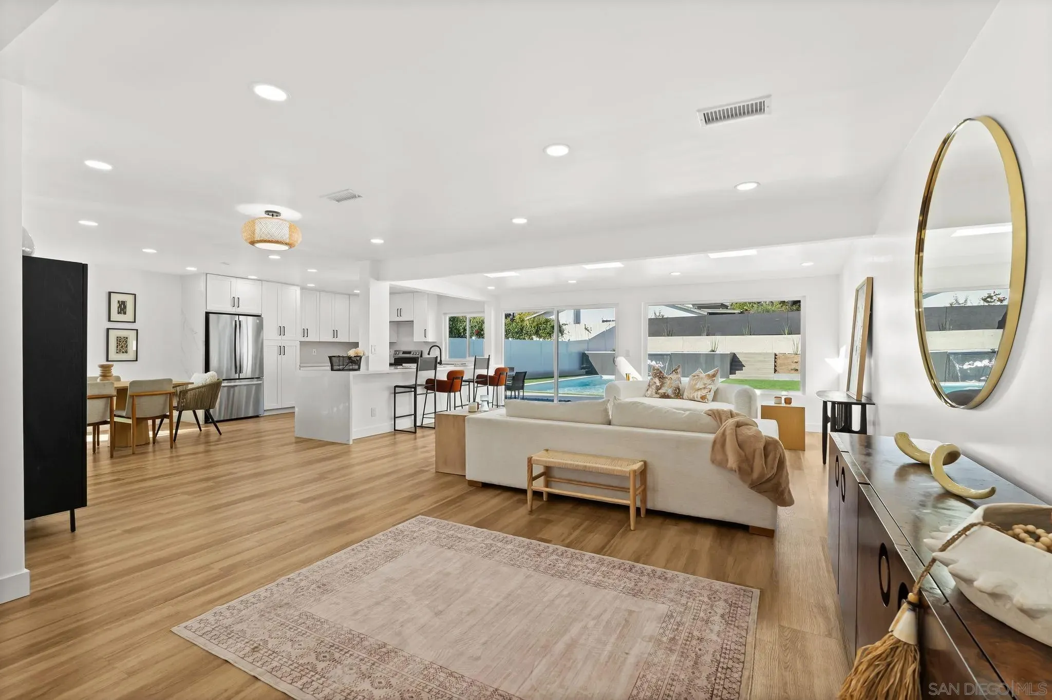 Cardiff, California 92007, United States, 5 Bedrooms Bedrooms, ,3 BathroomsBathrooms,Residential,Active,240981