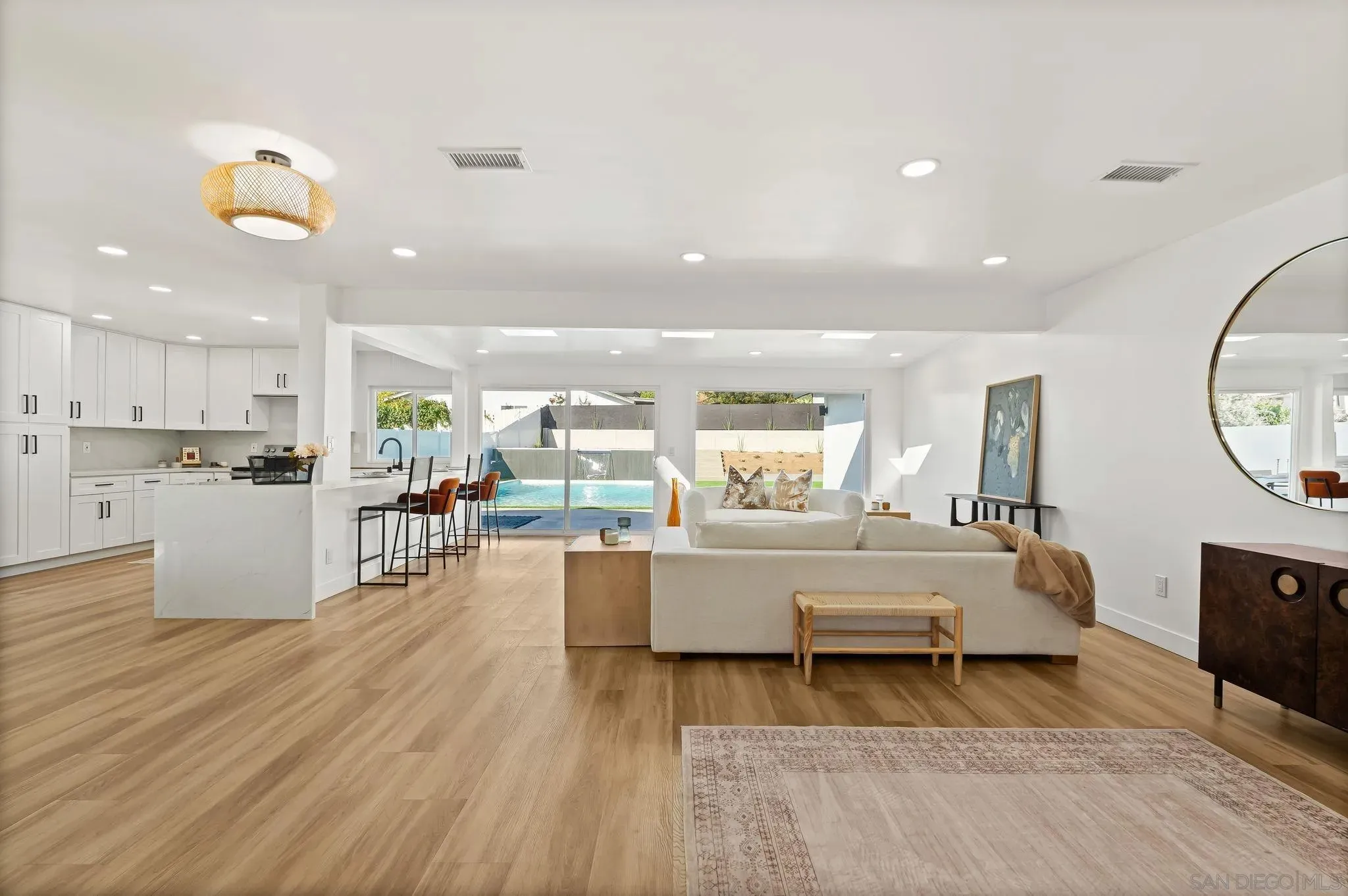 Cardiff, California 92007, United States, 5 Bedrooms Bedrooms, ,3 BathroomsBathrooms,Residential,Active,240981