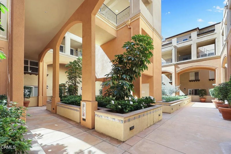 286 N Madison 314