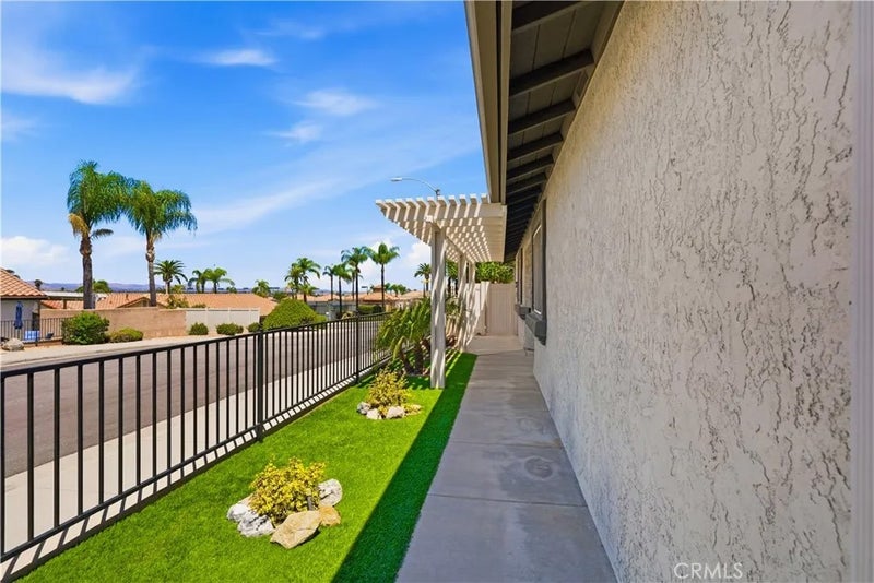27660 Calle Haberio